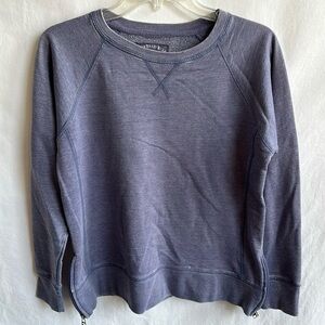 Central Park dusty lilac long sleeve sweatshirt, size M